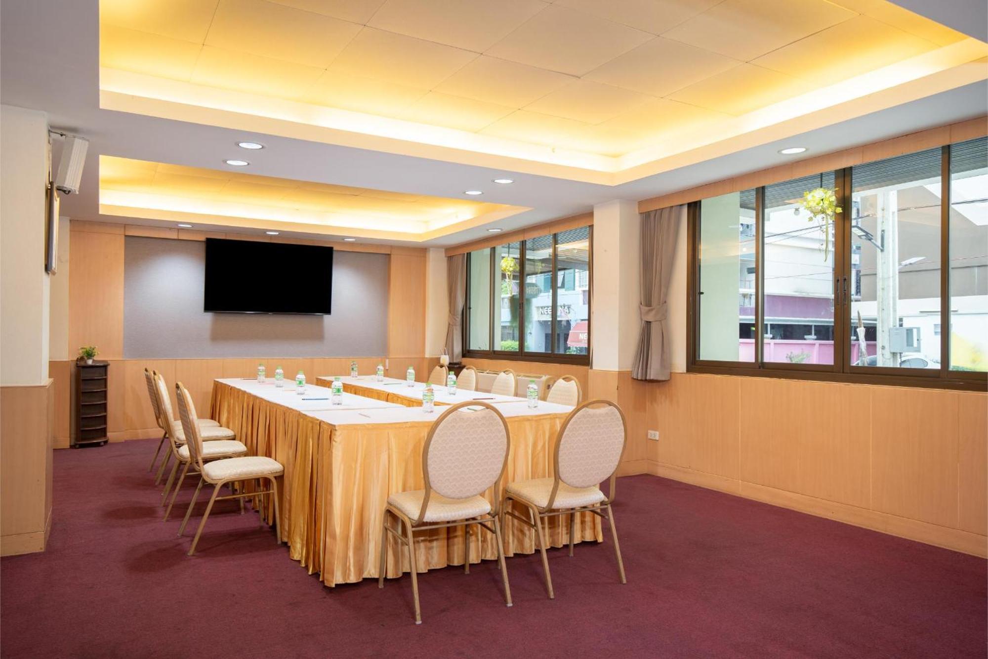 P-Park Hotel Бангкок Екстер'єр фото